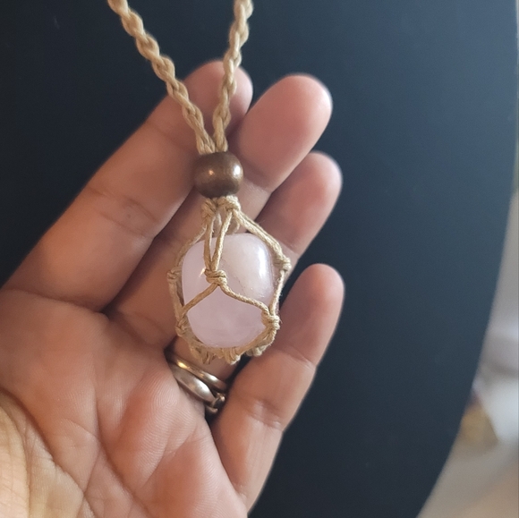 Handmade macrame rose quartz crystal pendant - Picture 2 of 4